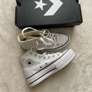 Womens white platform Converse Chuck Taylor size 5.5